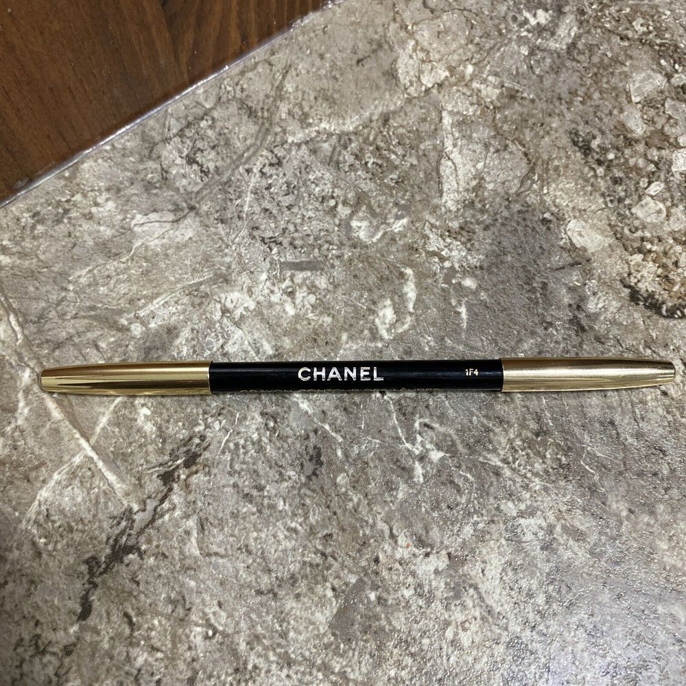 Chanel Crayon Contour Des Levres Lip Liner With Brush Shade Red RARE lipliner